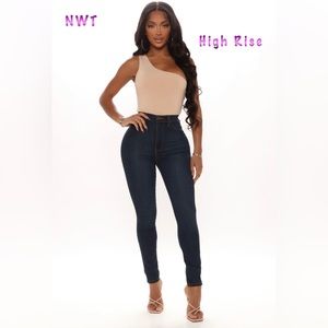 NWT-Classic Dark High Waist skinny Jeans sz 11/12 Large